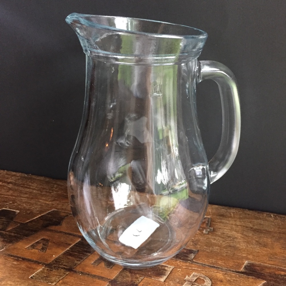Clear glass pitcher NWT